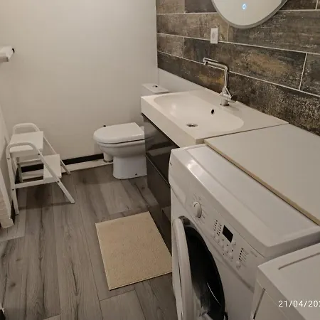 Pleasant In Village Apartment *